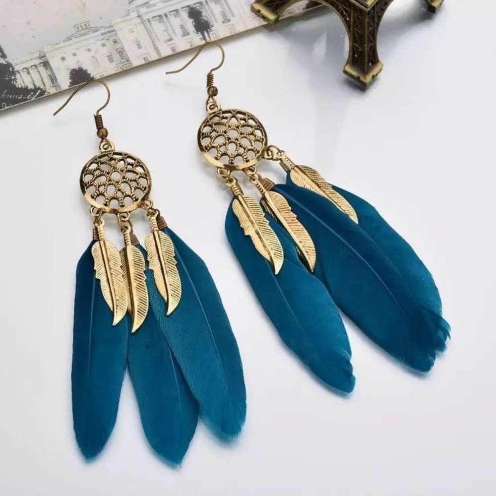 NEW Boho Green Feather Dreamcatcher Earrings